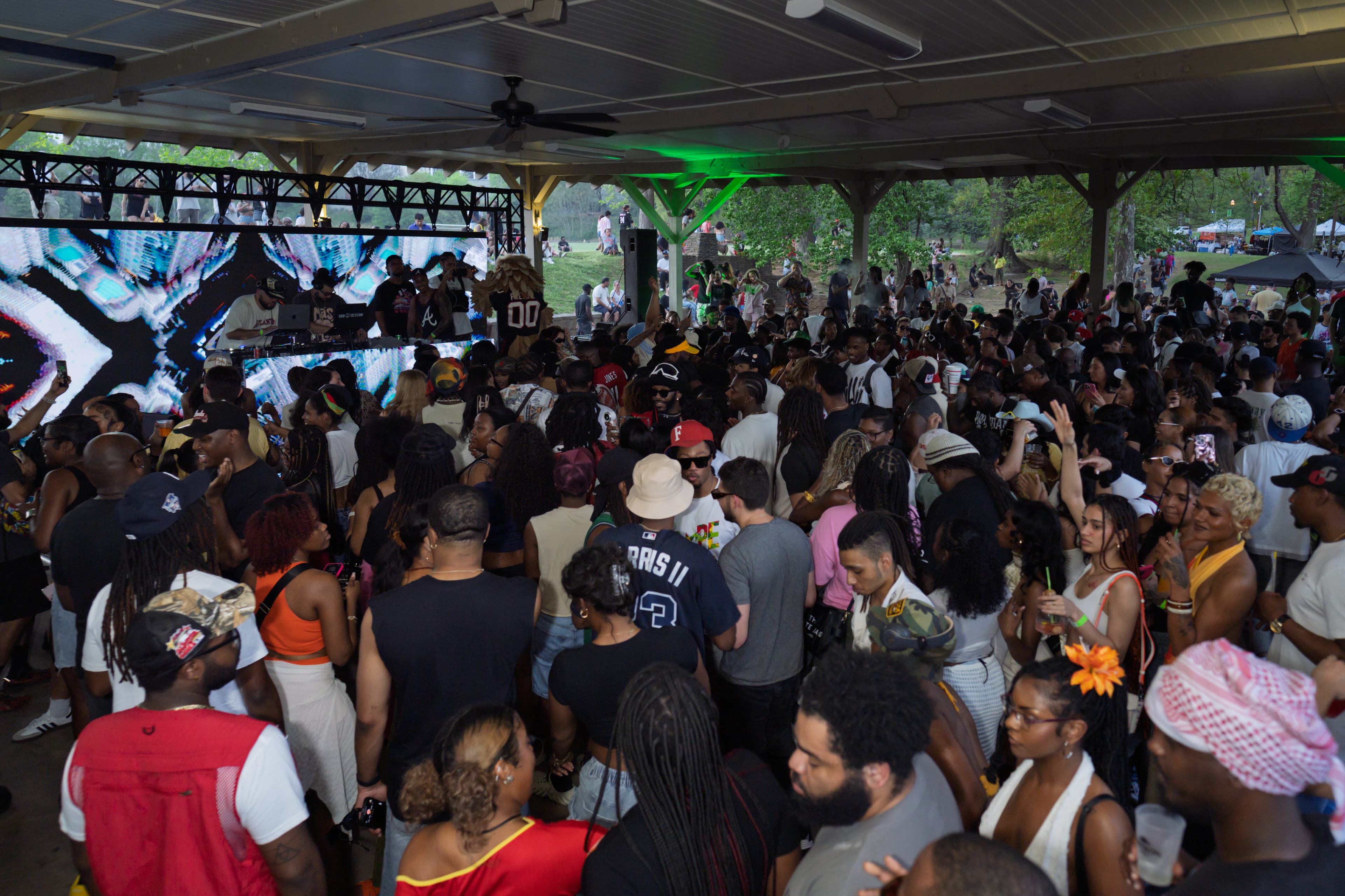 404 Day crowd on the dance floor